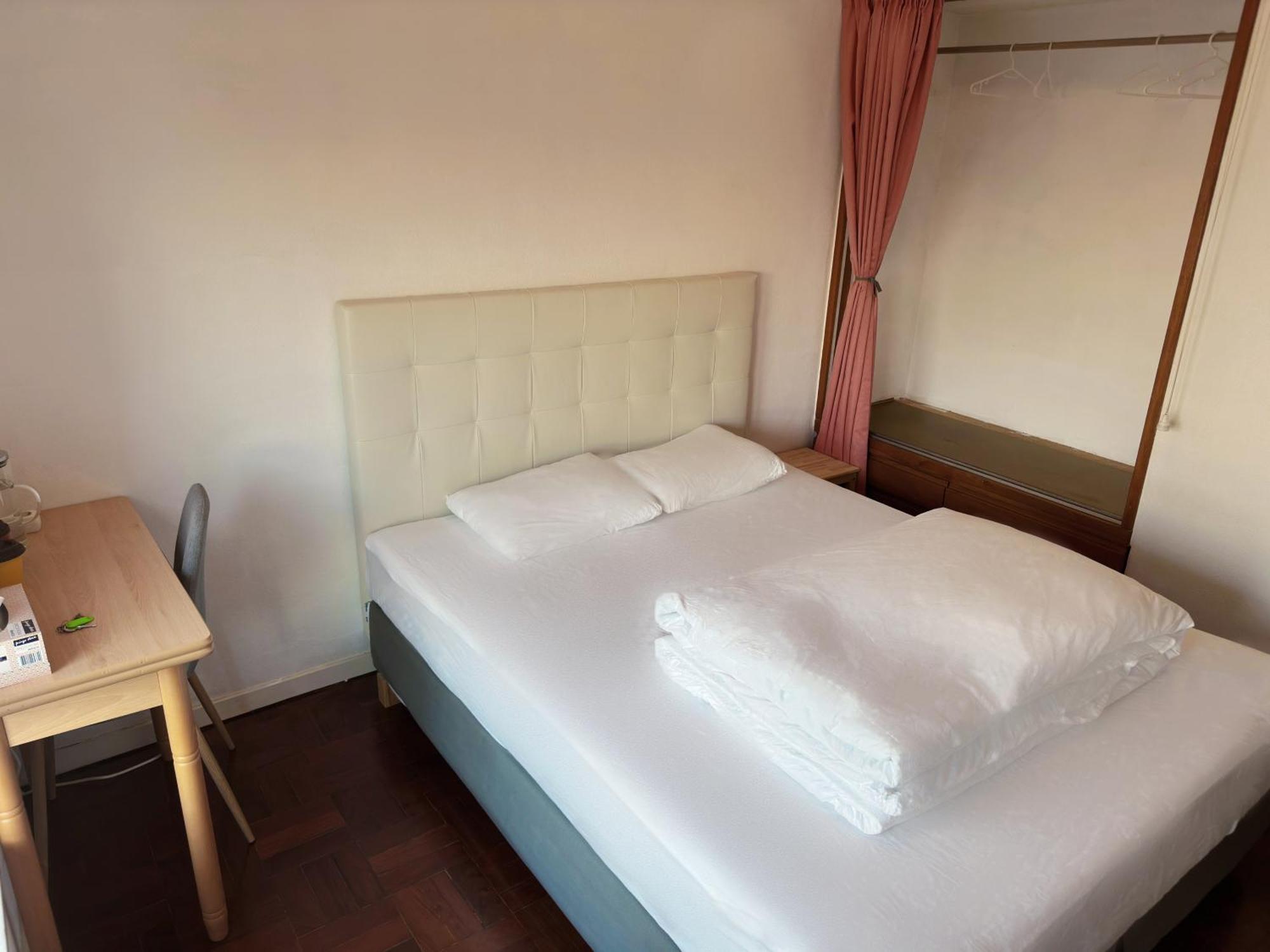 Privatunterkunft Cozy Near Metro & Airport Lissabon