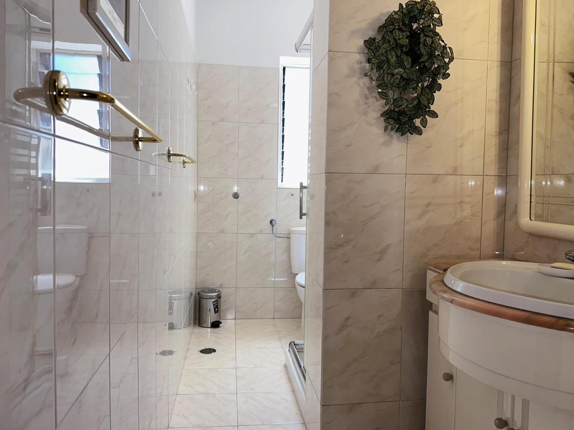 Privatunterkunft Cozy Near Metro & Airport Lissabon